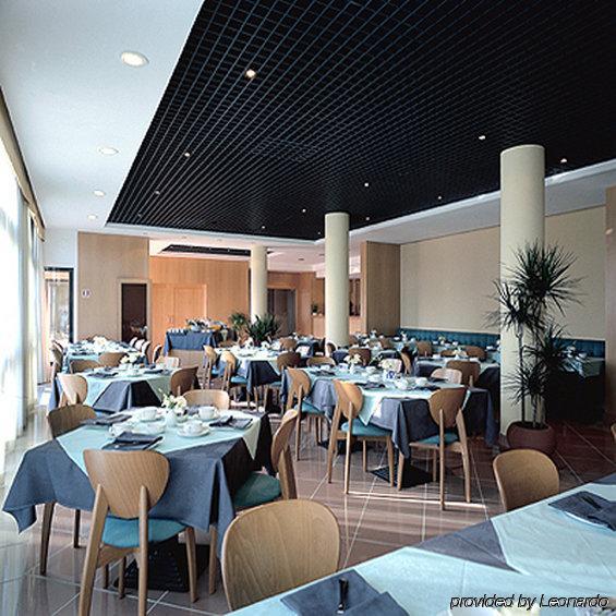 B&B Hotel Равенна Ресторан фото